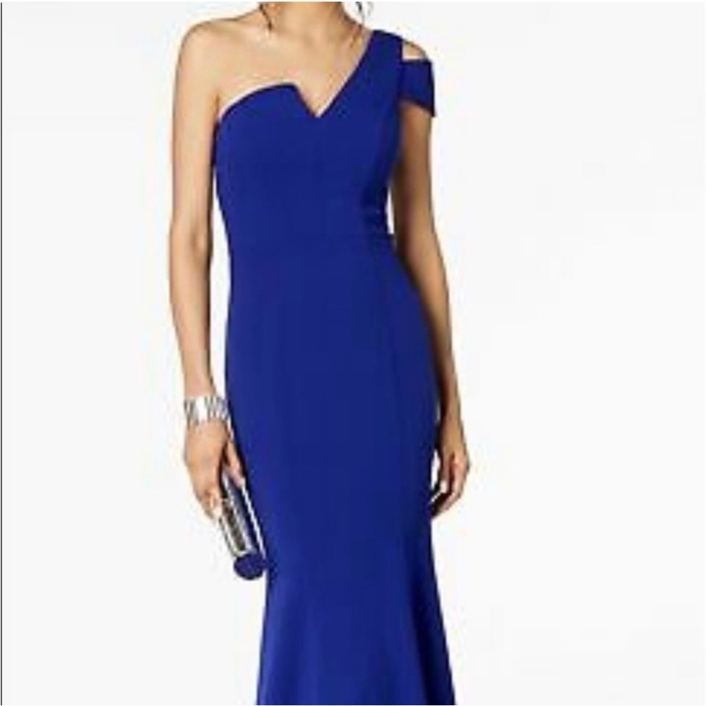 Betsy and Adam one shoulder scuba crepe gown size 4, navy blue.